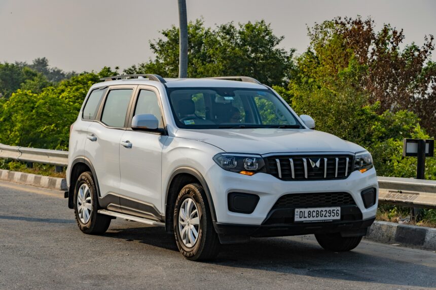 New Mahindra BOLERO 2025 पेट्रोल-डीज़ल इंजन, प्रीमियम इंटीरियर और दमदार फीचर्स के साथ लॉन्च होगी। जानें कीमत, माइलेज और लॉन्च डेट।